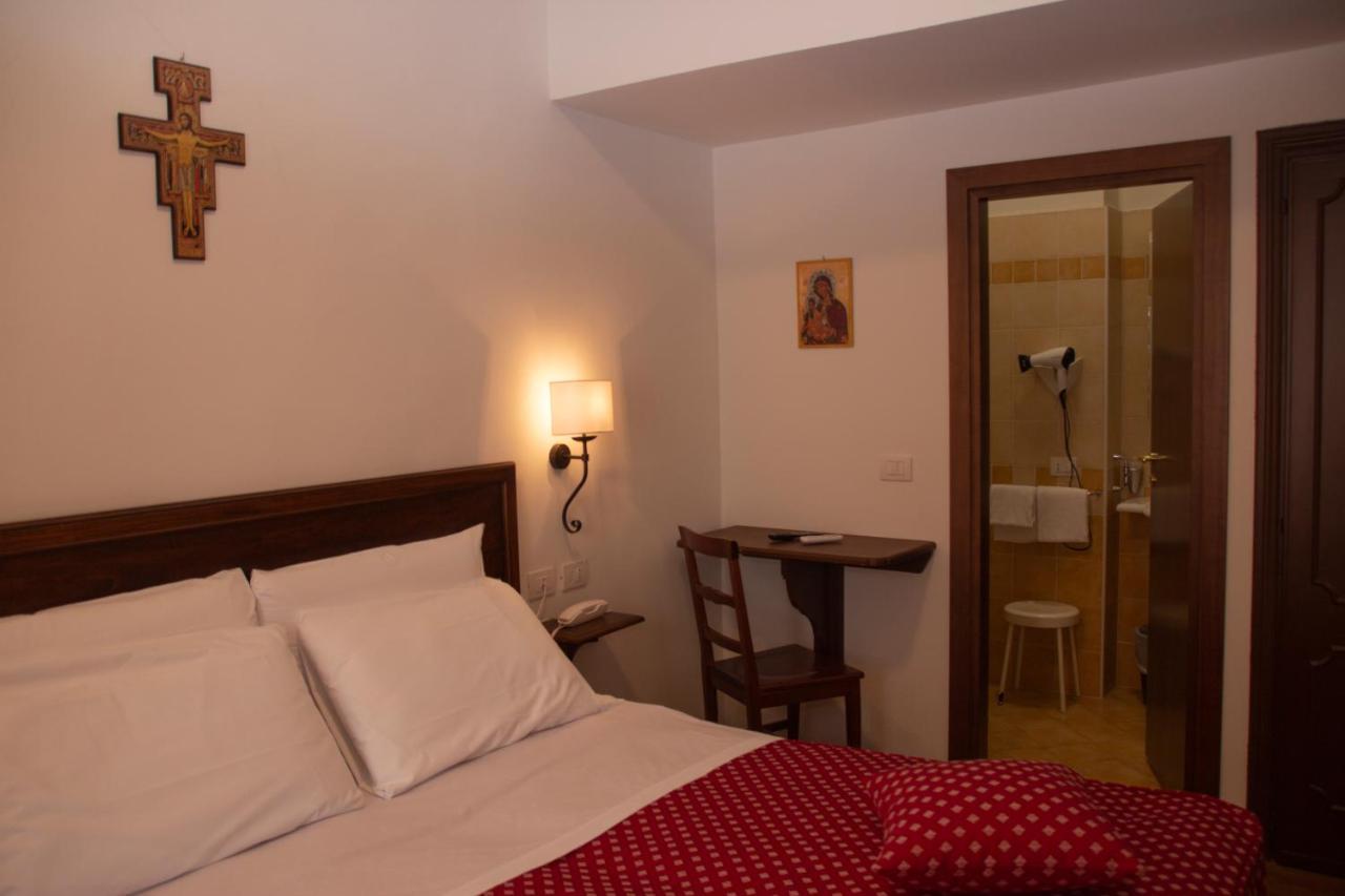Hotel Pax Assisi Exterior foto